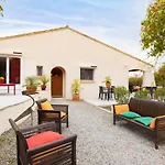 Sumptuous House Of 120m With Garden And Jacuzzi Σπίτι διακοπών
