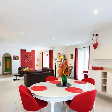 Vakantiehuis Sumptuous House Of 120m With Garden And Jacuzzi Carcassonne