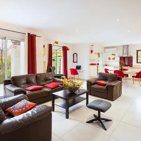 Vakantiehuis Sumptuous House Of 120m With Garden And Jacuzzi Carcassonne