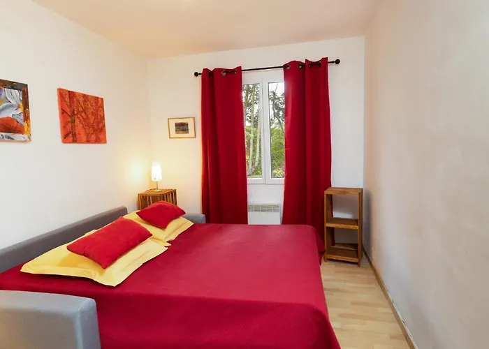 Nyaraló Sumptuous House Of 120m With Garden And Jacuzzi *