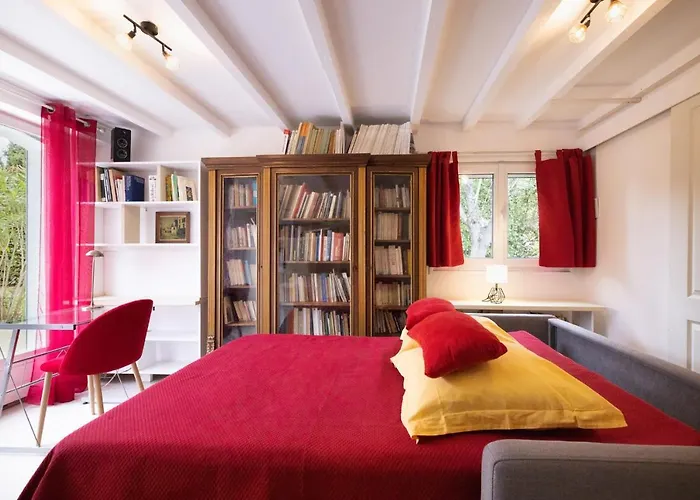 Sumptuous House Of 120m With Garden And Jacuzzi Nyaraló