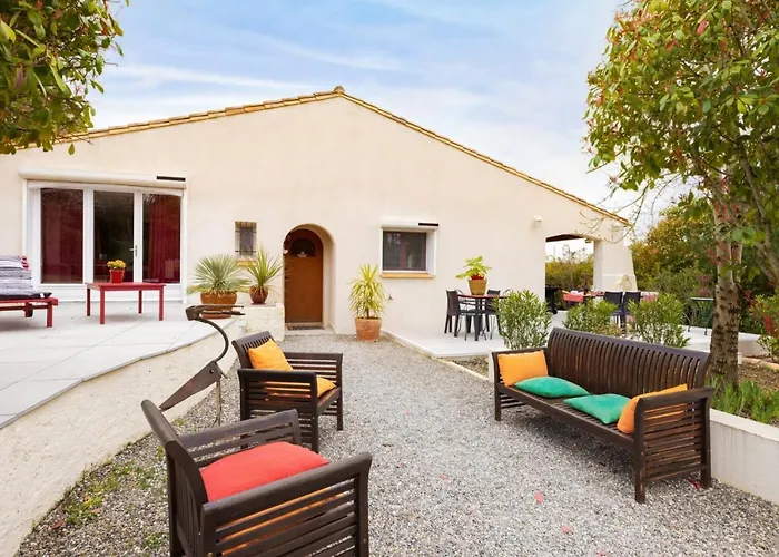 Sumptuous House Of 120m With Garden And Jacuzzi Nyaraló