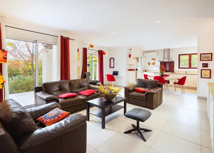 Ferienhaus Sumptuous House Of 120m With Garden And Jacuzzi Carcassonne