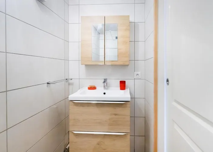 Ferienhaus Sumptuous House Of 120m With Garden And Jacuzzi