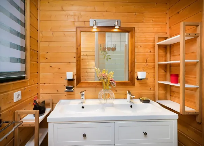 Ferienhaus Sumptuous House Of 120m With Garden And Jacuzzi